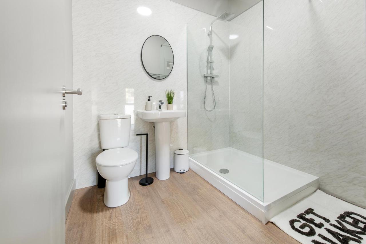 Brand New 1-bed Flat With Free Parking Casa vacanze