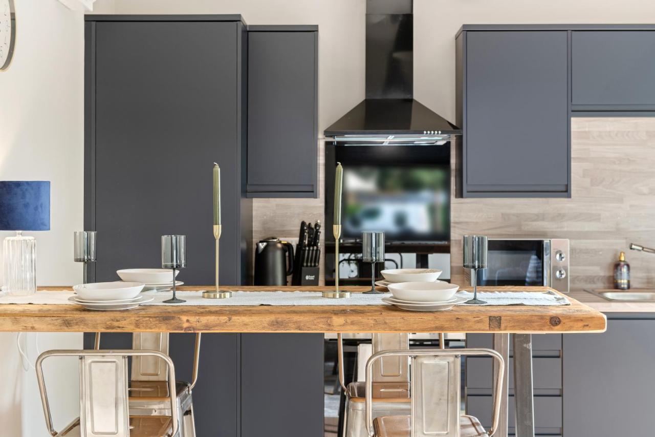 Brand New 1-bed Flat With Free Parking